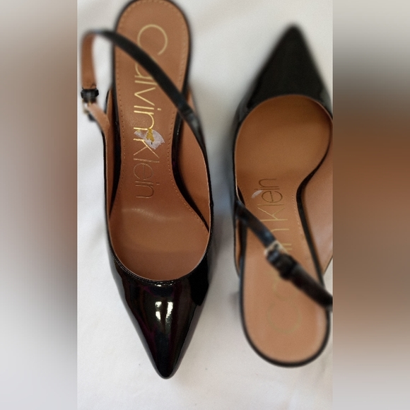 Shoes - Picture 2 of 5